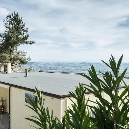 Appartamento Spacious In With A 200 M² Mountain View Recanati
