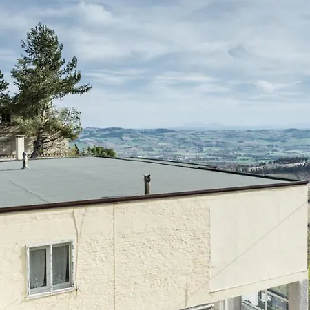 דירה Spacious In With A 200 M² Mountain View *