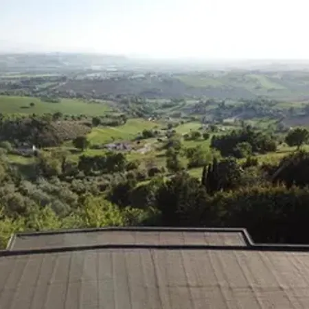 דירה Spacious In With A 200 M² Mountain View