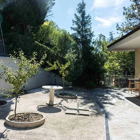 Spacious In With A 200 M² Mountain View רקאנטי